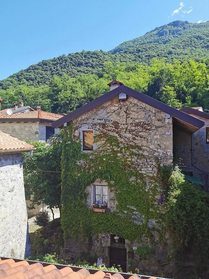 Alla Torre Del Barbarossa Bed & Breakfast Mandello del Lario
