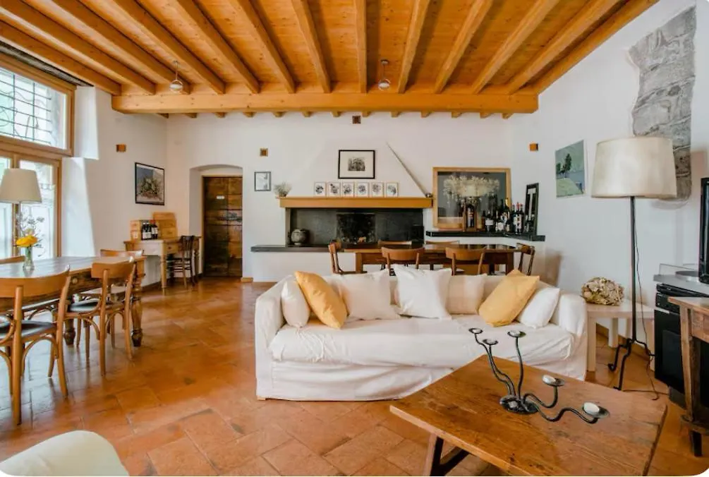 Alla Torre Del Barbarossa B&B Foresteria Mandello del Lario Nocleg ze śniadaniem