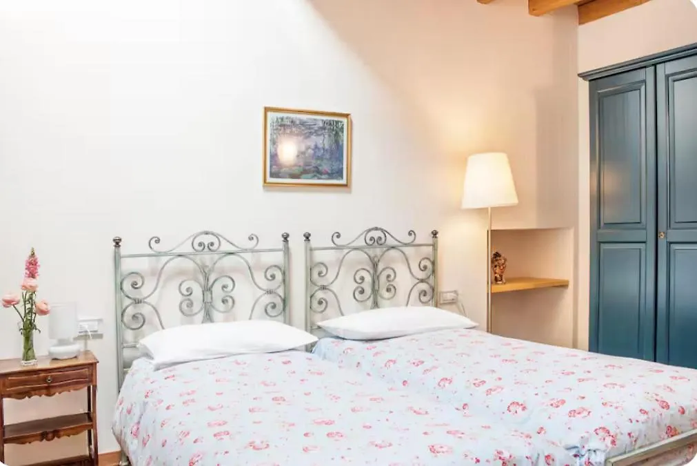 Nocleg ze śniadaniem Alla Torre Del Barbarossa B&B Foresteria Mandello del Lario